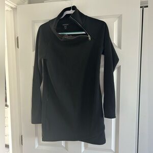 Athleta Black Long Sleeve Sweatshirt Tunic XS